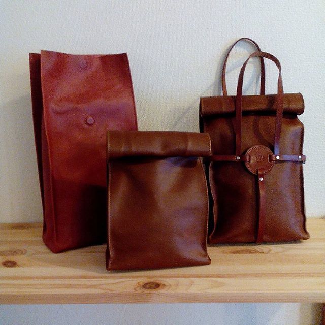 #brown #red #sack #leather #leatherbag #favorpoco #aging #leatherlunchbag